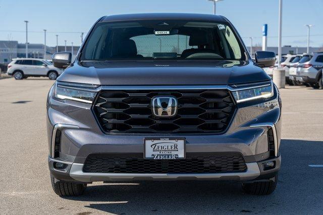 new 2025 Honda Pilot car, priced at $43,995