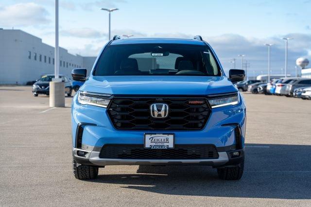 new 2025 Honda Pilot car, priced at $49,569