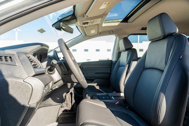 new 2025 Honda Odyssey car, priced at $40,816