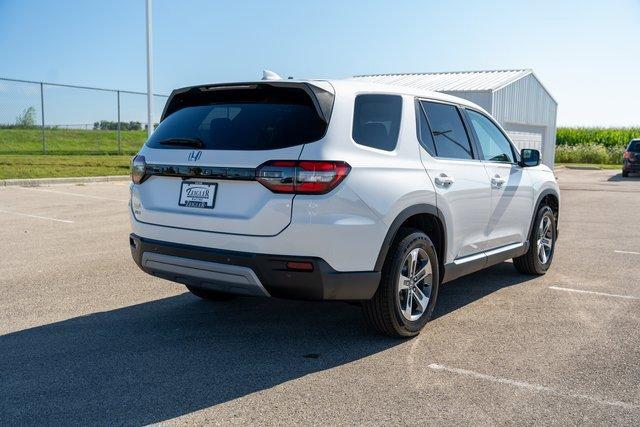 new 2025 Honda Pilot car, priced at $44,450