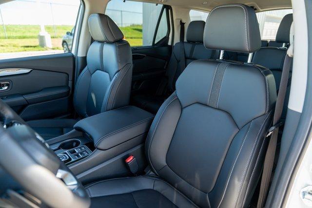 new 2025 Honda Pilot car, priced at $44,450