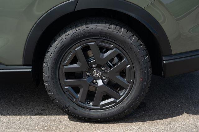 new 2026 Honda CR-V Hybrid car, priced at $39,140