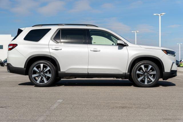 new 2025 Honda Pilot car, priced at $51,550