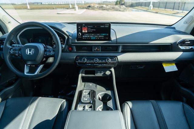 new 2025 Honda Pilot car, priced at $51,550