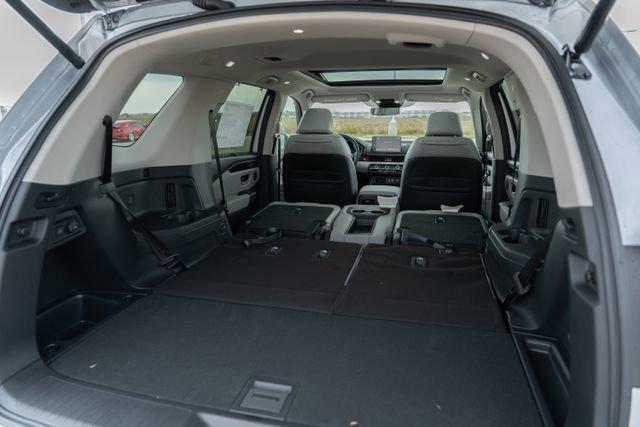 new 2025 Honda Pilot car, priced at $47,830