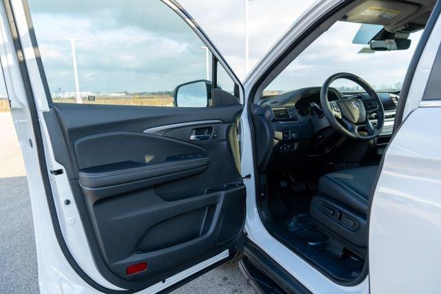 new 2025 Honda Ridgeline car, priced at $45,387