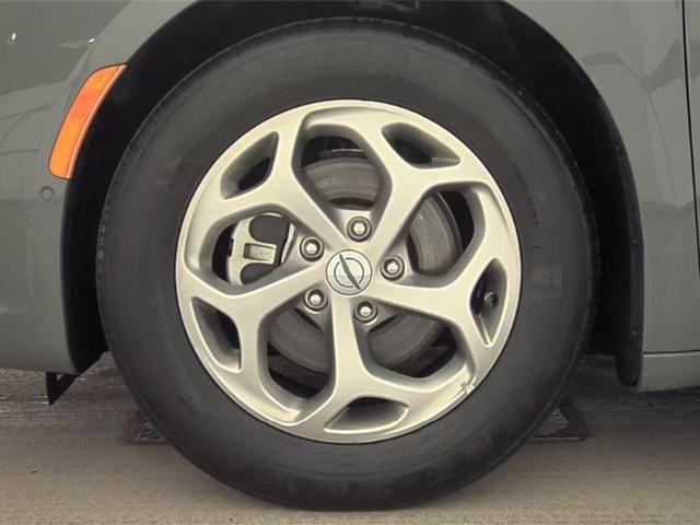 used 2022 Chrysler Pacifica car, priced at $22,294