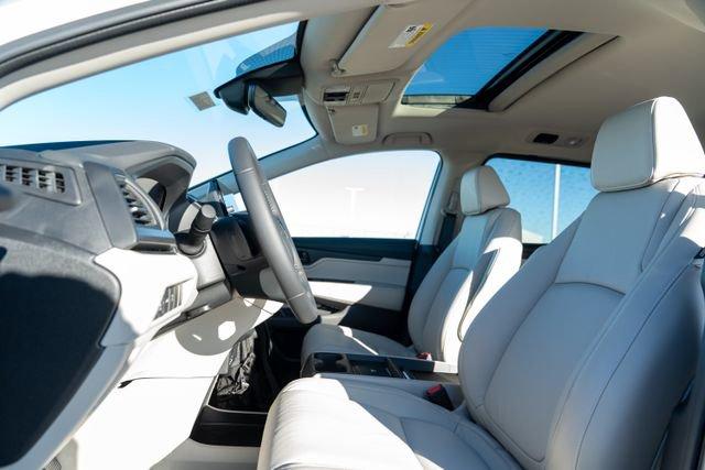 new 2026 Honda Odyssey car, priced at $44,135