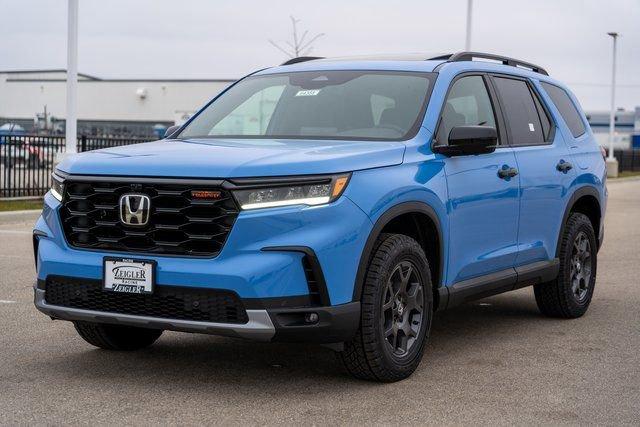 new 2025 Honda Pilot car, priced at $48,159