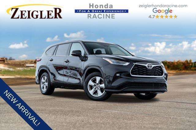 used 2022 Toyota Highlander car, priced at $28,594