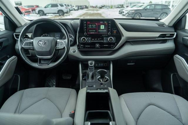 used 2022 Toyota Highlander car, priced at $28,594