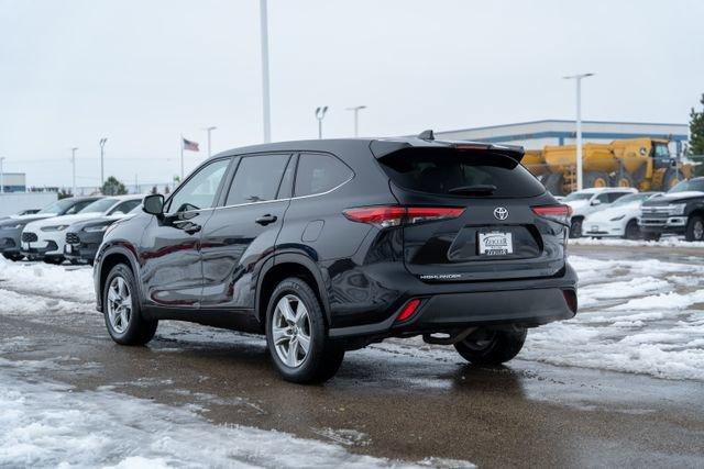 used 2022 Toyota Highlander car, priced at $28,594