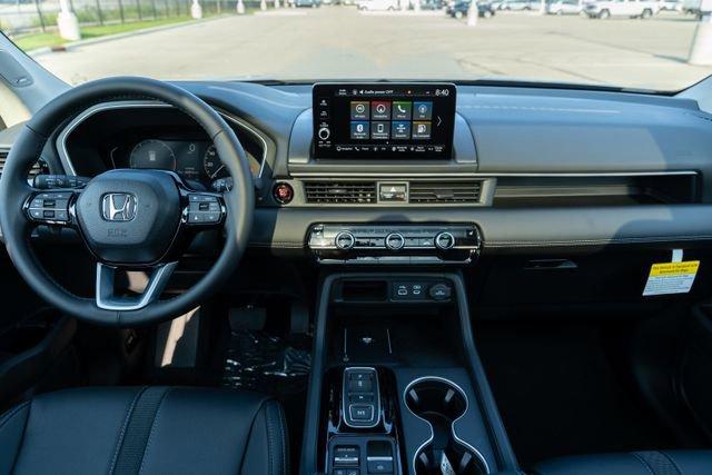new 2025 Honda Pilot car, priced at $47,550
