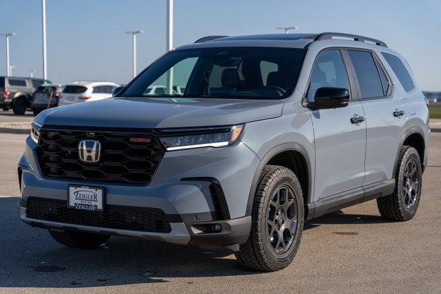 new 2025 Honda Pilot car, priced at $46,950