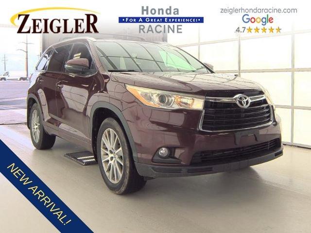 used 2016 Toyota Highlander car, priced at $22,364