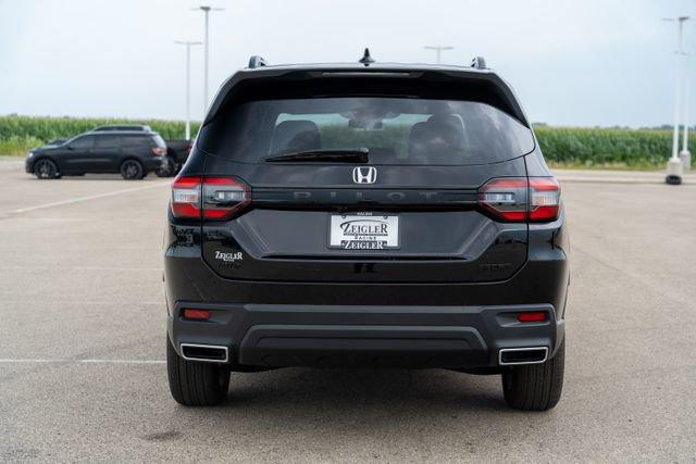 new 2025 Honda Pilot car, priced at $41,807