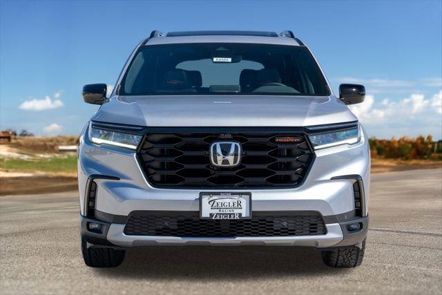 new 2025 Honda Pilot car, priced at $47,832