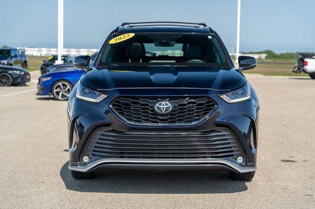 used 2022 Toyota Highlander car, priced at $39,294