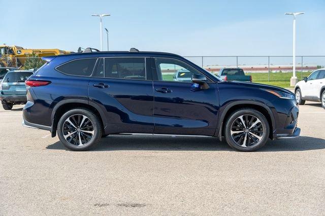 used 2022 Toyota Highlander car, priced at $39,294