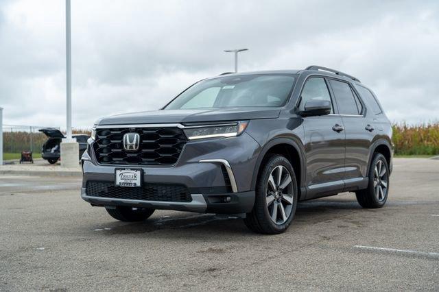 new 2025 Honda Pilot car, priced at $50,475