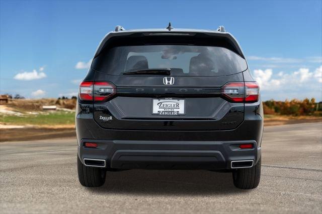 new 2025 Honda Pilot car, priced at $41,807