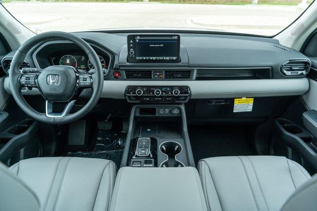used 2025 Honda Pilot car, priced at $47,050