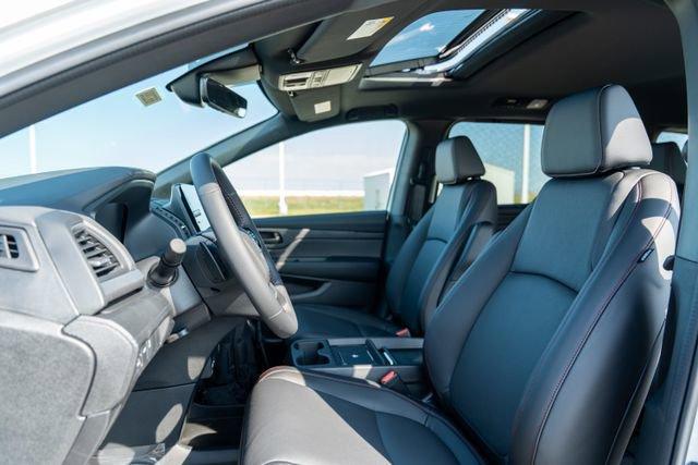 used 2025 Honda Odyssey car, priced at $40,194