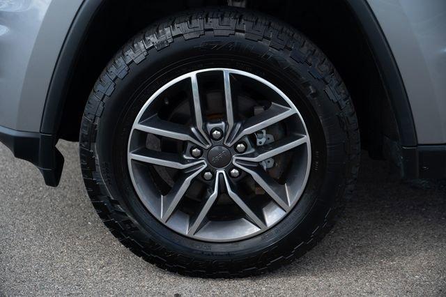 used 2020 Jeep Grand Cherokee car, priced at $17,894