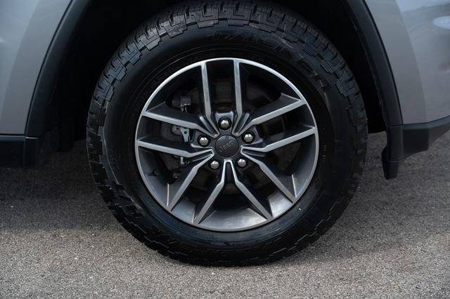 used 2020 Jeep Grand Cherokee car, priced at $17,894