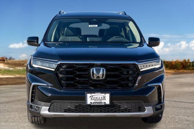 new 2025 Honda Pilot car, priced at $50,475