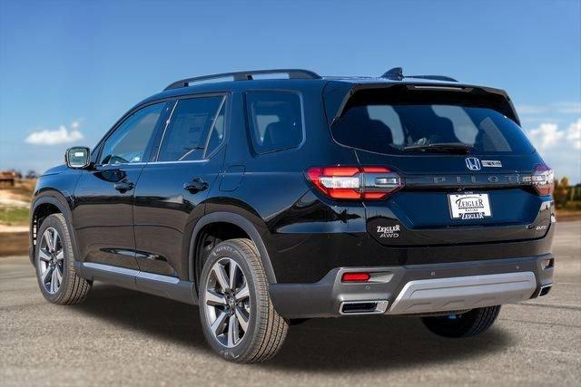 new 2025 Honda Pilot car, priced at $50,475