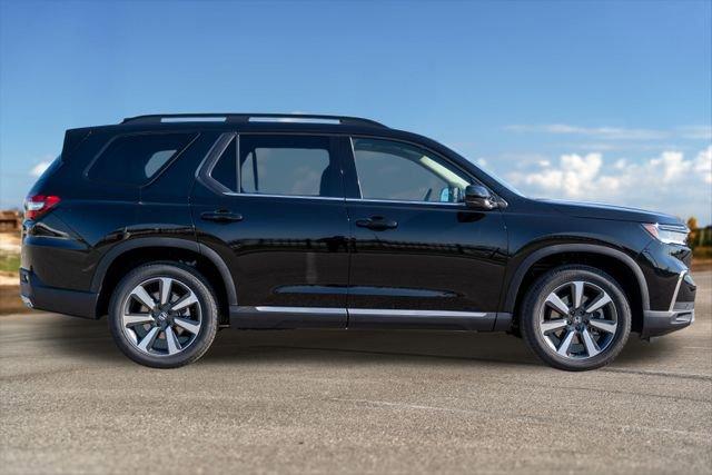 new 2025 Honda Pilot car, priced at $47,276