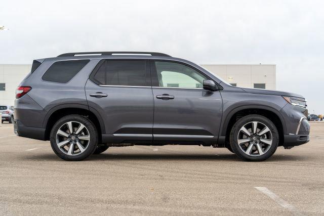 new 2025 Honda Pilot car, priced at $50,278