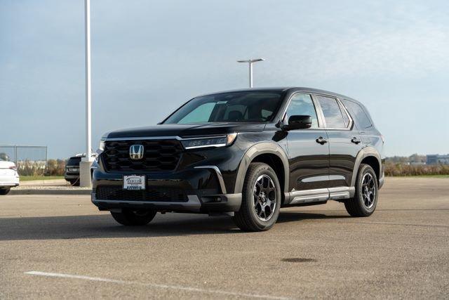 new 2025 Honda Pilot car, priced at $47,194