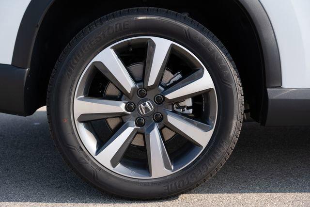 new 2025 Honda Pilot car, priced at $50,605