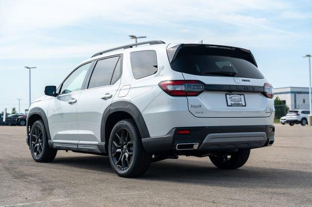 new 2025 Honda Pilot car, priced at $52,385