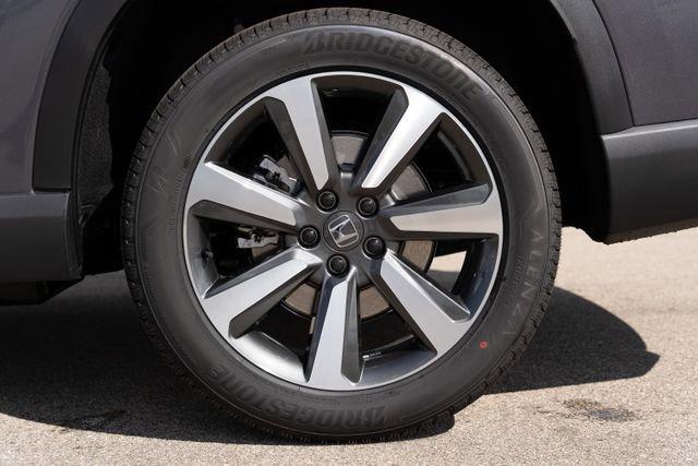 new 2025 Honda Pilot car, priced at $48,345