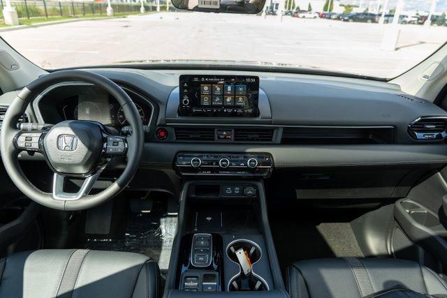 new 2025 Honda Pilot car, priced at $48,345