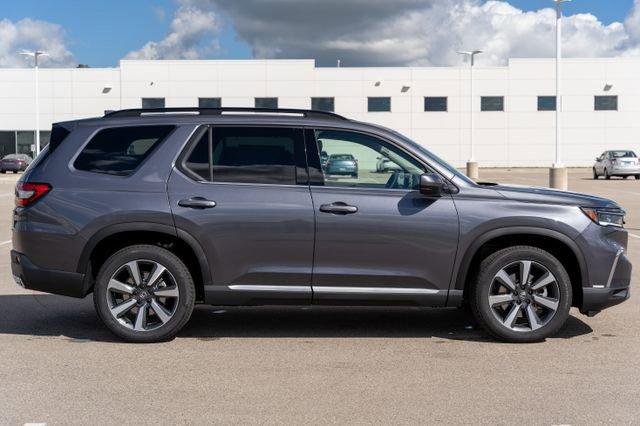 new 2025 Honda Pilot car, priced at $48,345