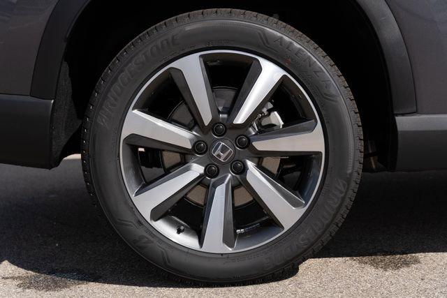 new 2025 Honda Pilot car, priced at $48,345