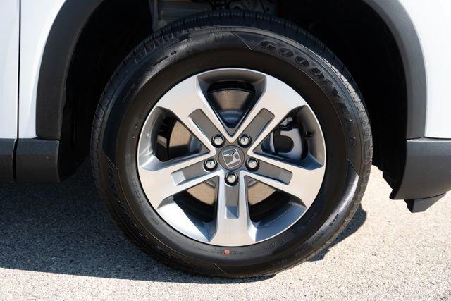 new 2025 Honda Pilot car, priced at $45,176