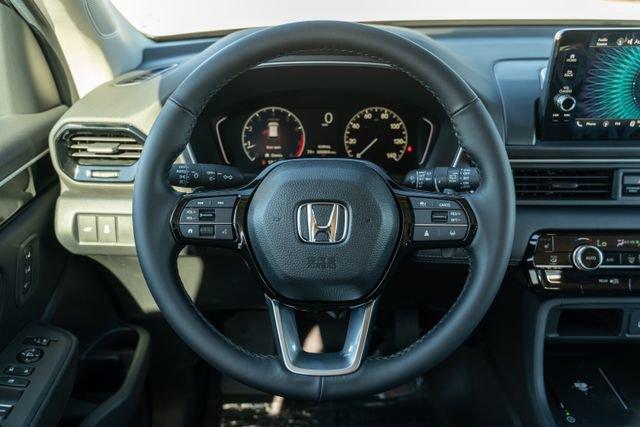 new 2025 Honda Pilot car, priced at $45,176