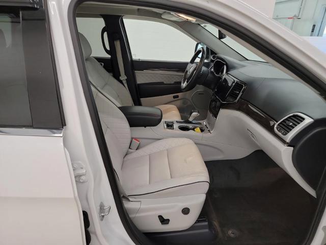 used 2020 Jeep Grand Cherokee car, priced at $30,194
