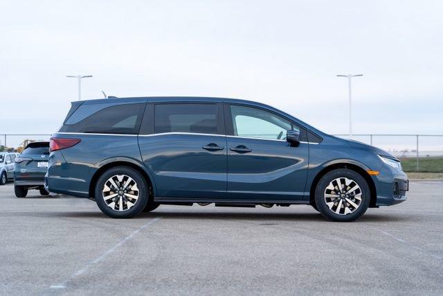 new 2026 Honda Odyssey car, priced at $41,040