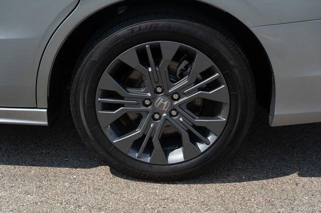 used 2025 Honda Odyssey car, priced at $44,794