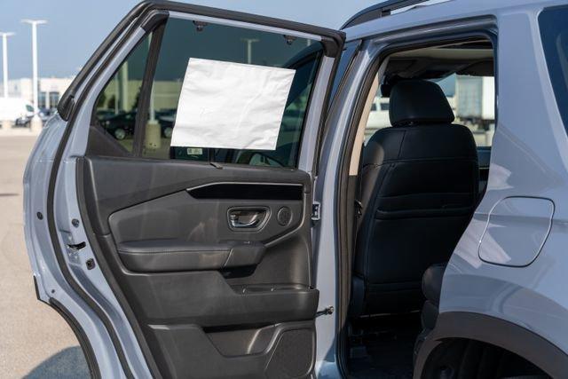 used 2025 Honda Pilot car, priced at $48,294