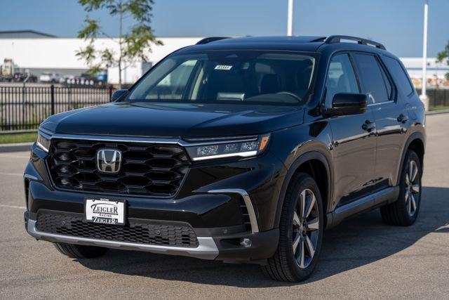 new 2025 Honda Pilot car, priced at $47,095