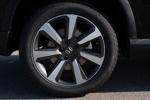 new 2025 Honda Pilot car, priced at $47,095