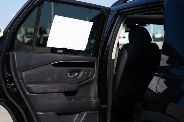 new 2025 Honda Pilot car, priced at $47,095