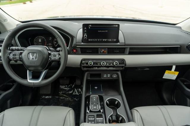 new 2025 Honda Pilot car, priced at $47,331